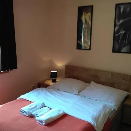 Akt Studio Apartment City Centre-3